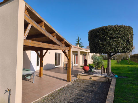   Maison � vendre 4 pi�ces axe La Rochelle / Niort Maison - 4 pi�ce(s) - 146 m�