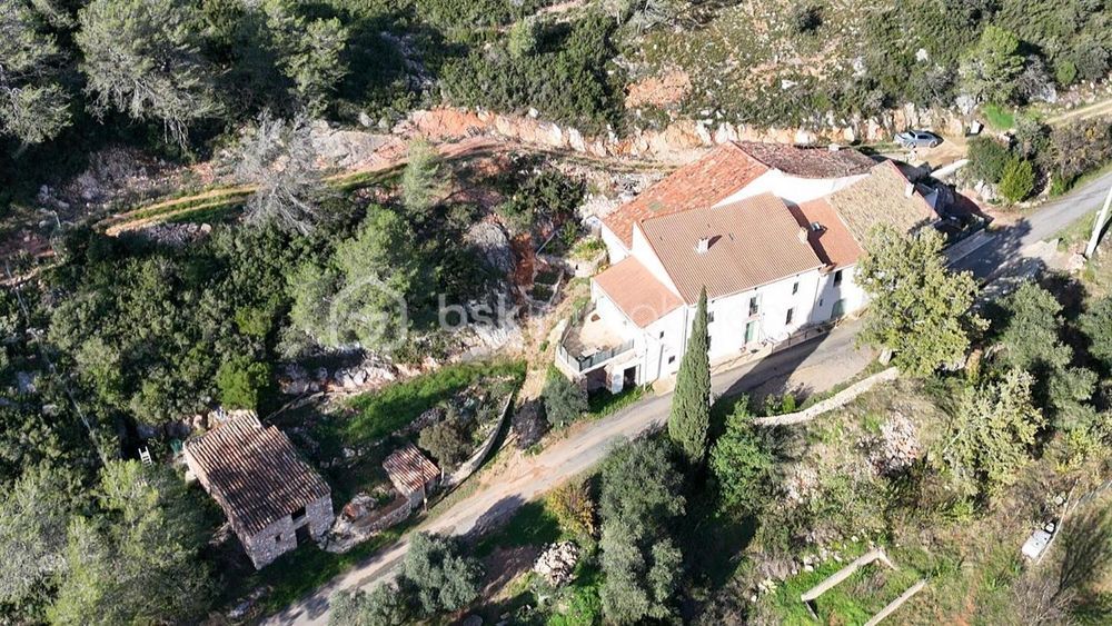 � vendre  Propri�t�/ch�teau Saint-Chinian (34360)