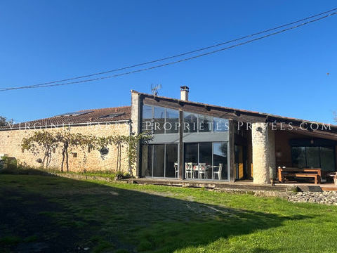   BELLE PROPRIETE AVEC GITE A 15 MINUTES DE ROCHEFORT Maison - 10 pi�ce(s) - 350 m�