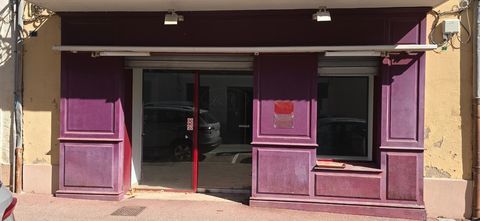 Local commercial de 95 m2 99000 83340 Le luc