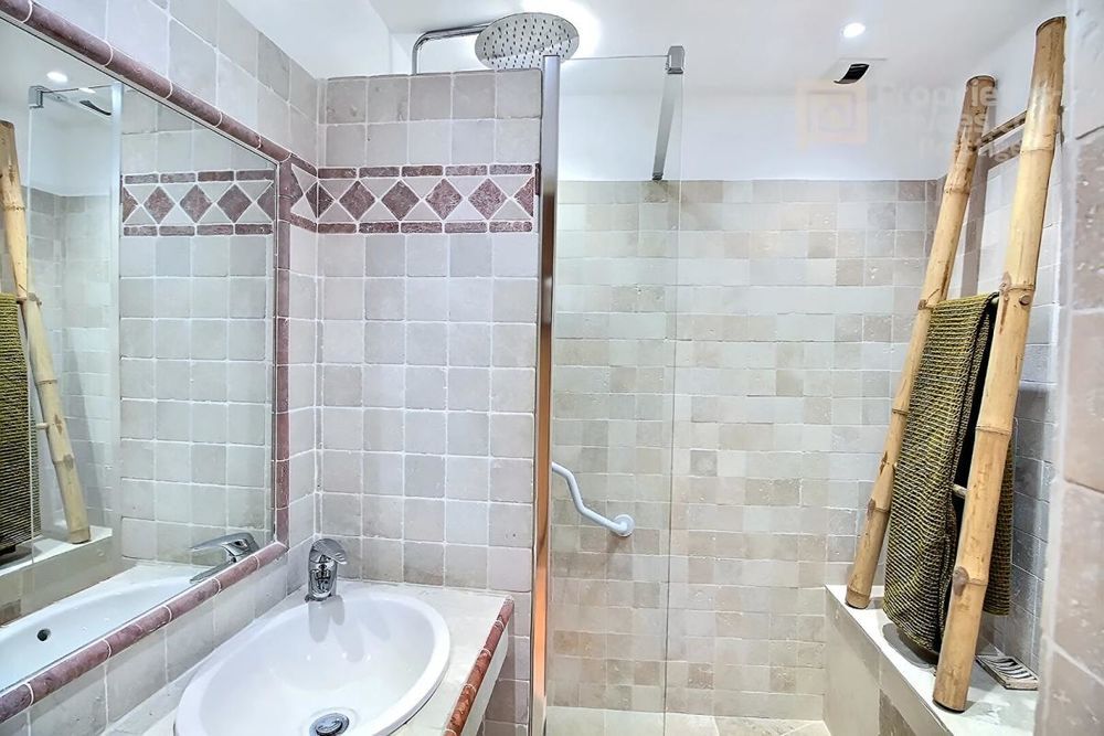 � vendre  Appartement Uz�s (30700)