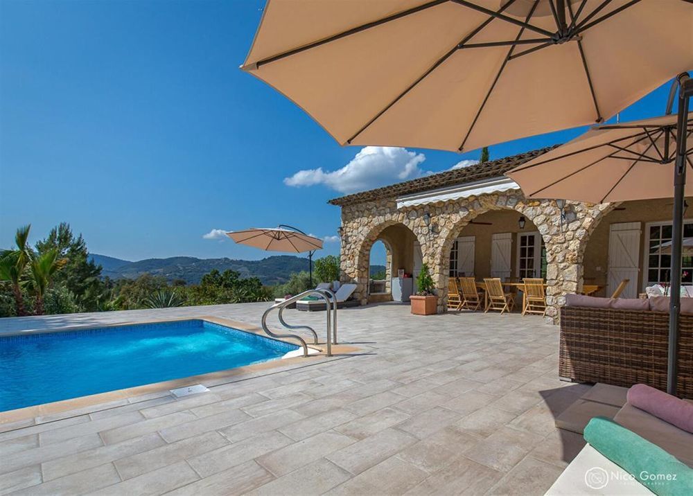 � vendre  Villa Peymeinade (06530)