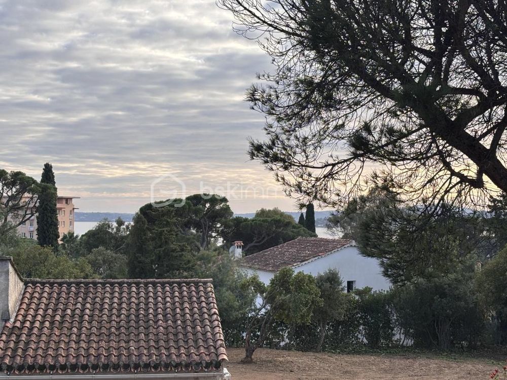 � vendre  Villa Roquebrune-sur-Argens (83520)