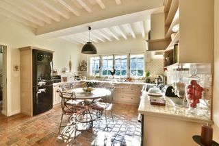  Maison � vendre 9 pi�ces 270 m�