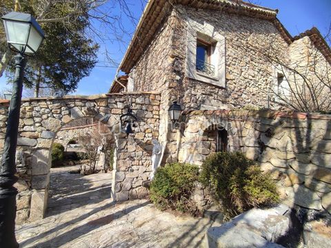   Superbe bastide du XVIII? si�cle � Domaine de charme avec chambres d'h�tes, g�te et restaurant d'�t� - Aux portes du Verdon Maison - 10 pi�ce(s) - 364 m�