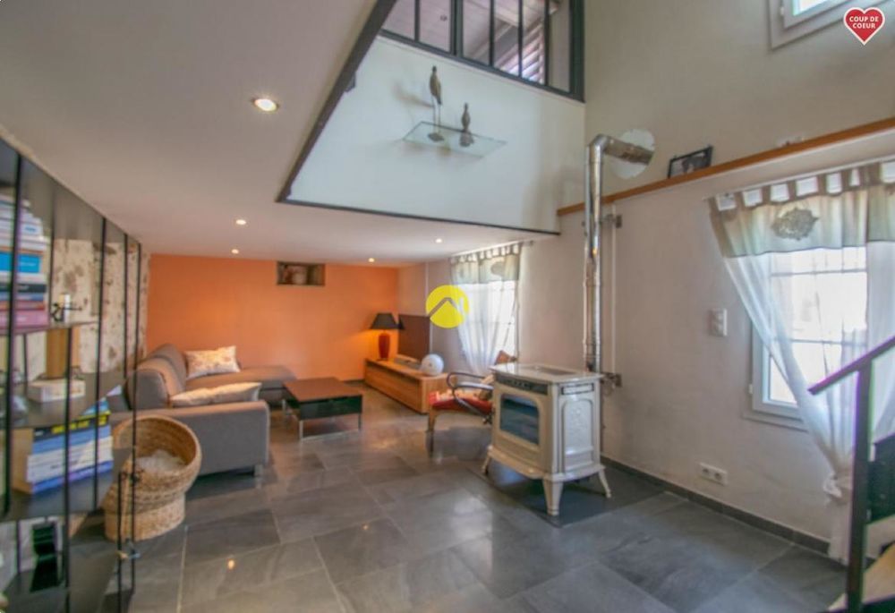 � vendre  Propri�t�/ch�teau Beaumont-du-P�rigord (24440)