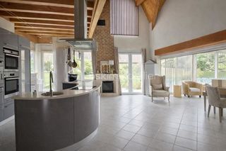  Maison � vendre 4 pi�ces 221 m�