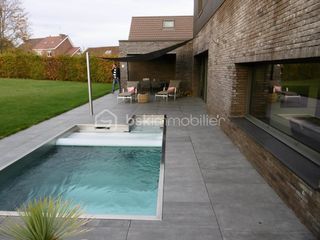  Maison � vendre 6 pi�ces 205 m�