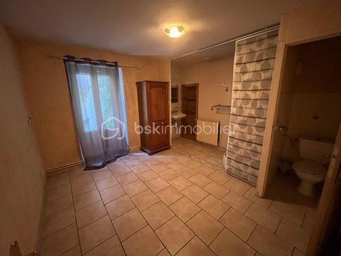   SAILLANS - Plateau avec combles 71 m� Appartement - 4 pi�ce(s) - 70 m�