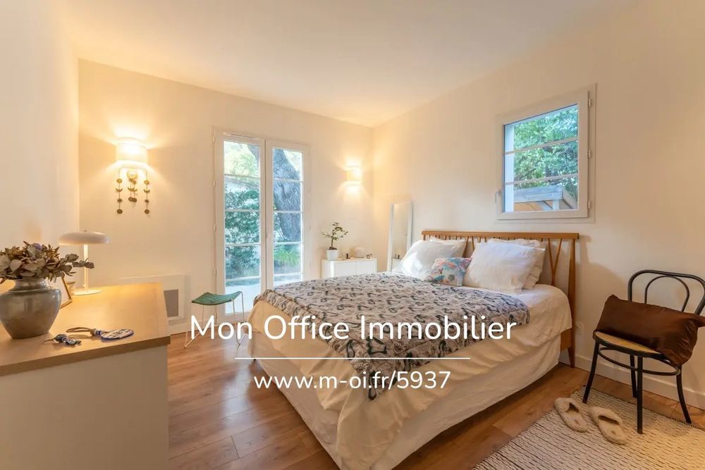 � vendre  Maison �guilles (13510)