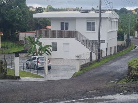   Belle maison sur deux niveaux  compos�e de 5 chambres. Superficie de 155 m2 sur un terrain de 717 m2 Maison - 7 pi�ce(s) - 210 m�