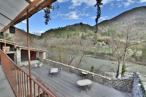   SERRES - Maison de ville 122m� avec jardin et d�pendances Maison - 5 pi�ce(s) - 122 m�