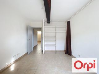  Immeuble � vendre 3 pi�ces 151 m�