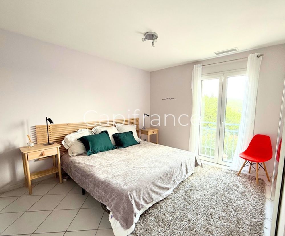 � vendre  Maison �guilles (13510)