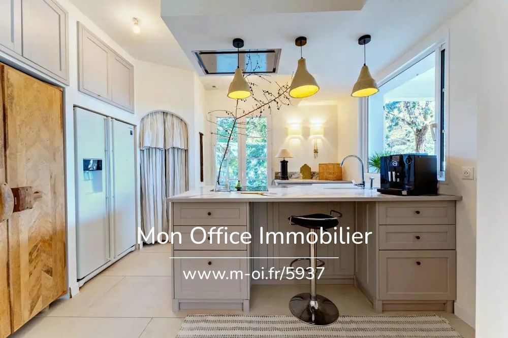 � vendre  Maison �guilles (13510)