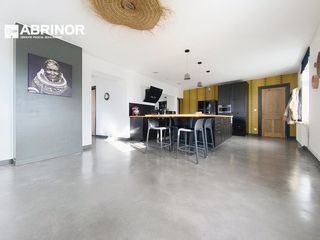  Maison � vendre 6 pi�ces 215 m�