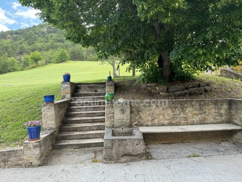 � vendre  Propri�t�/ch�teau Aiglun (04510)