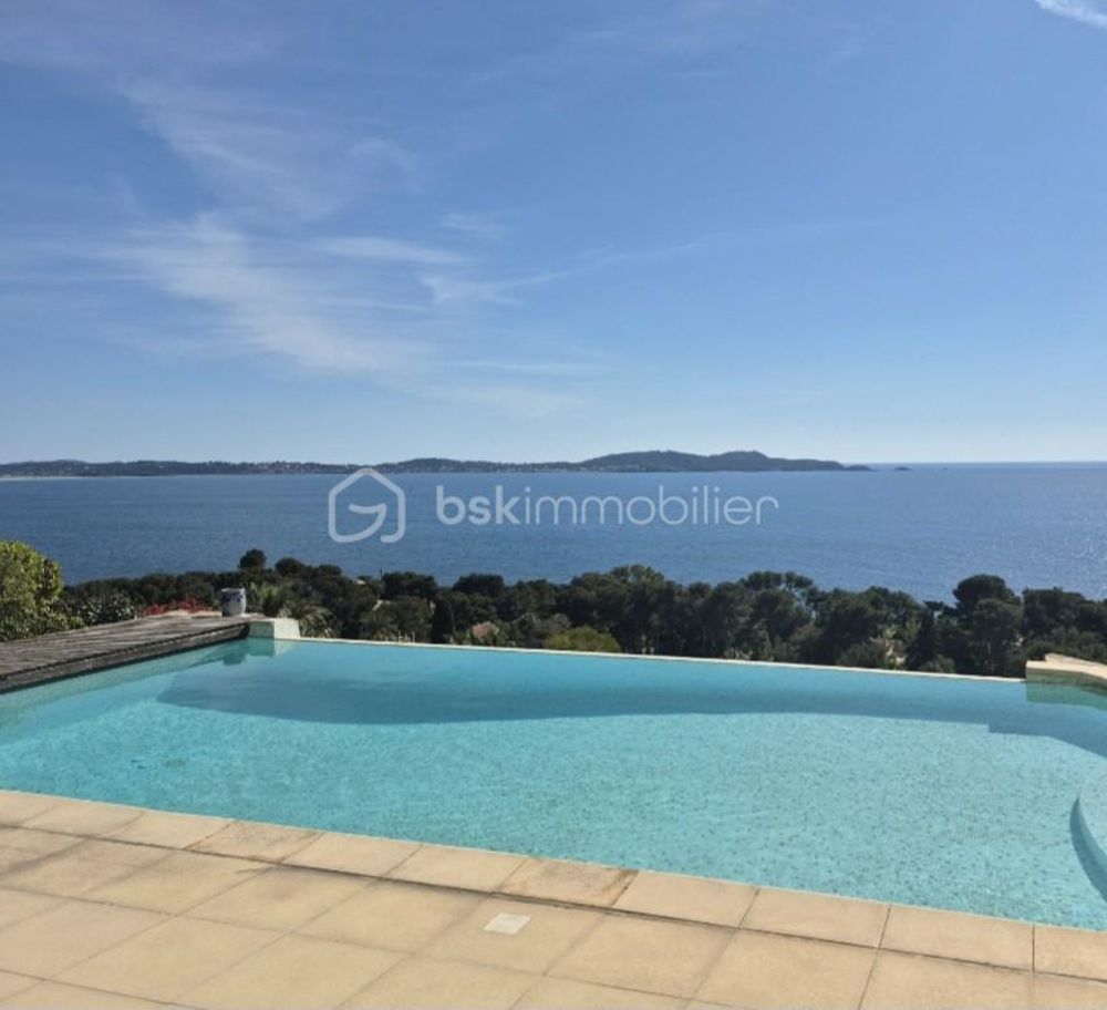 � vendre  Maison Carqueiranne (83320)