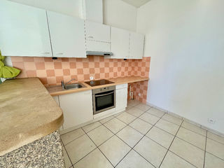  Immeuble � vendre 15 + pi�ces 700 m�