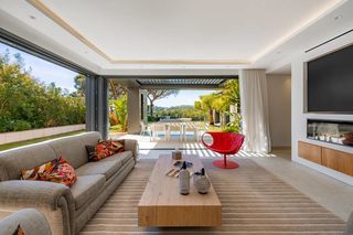  Maison � vendre 6 pi�ces 205 m�