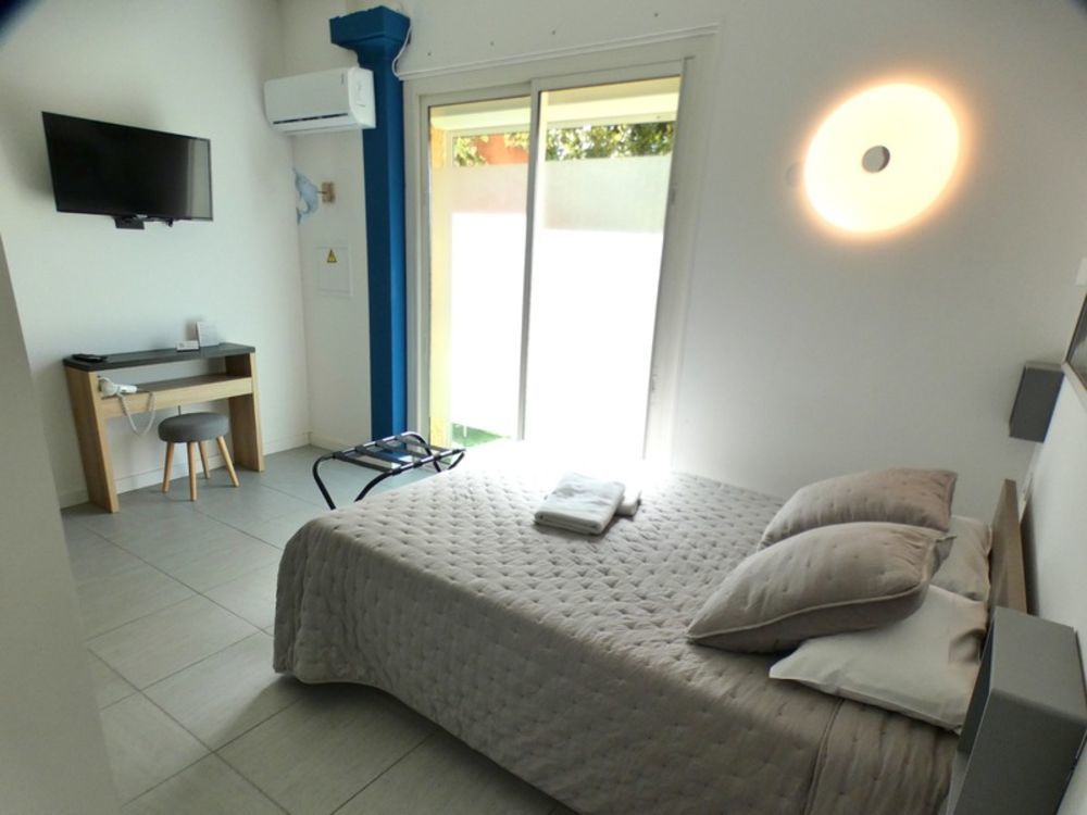 � vendre  Propri�t�/ch�teau Vias (34450)