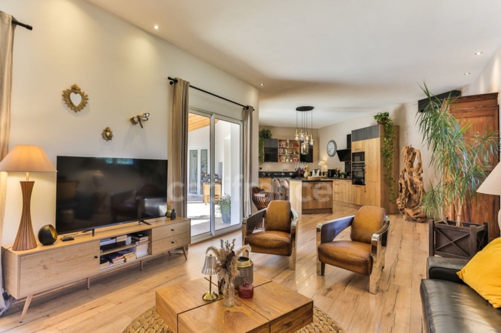 � vendre  Villa Uz�s (30700)