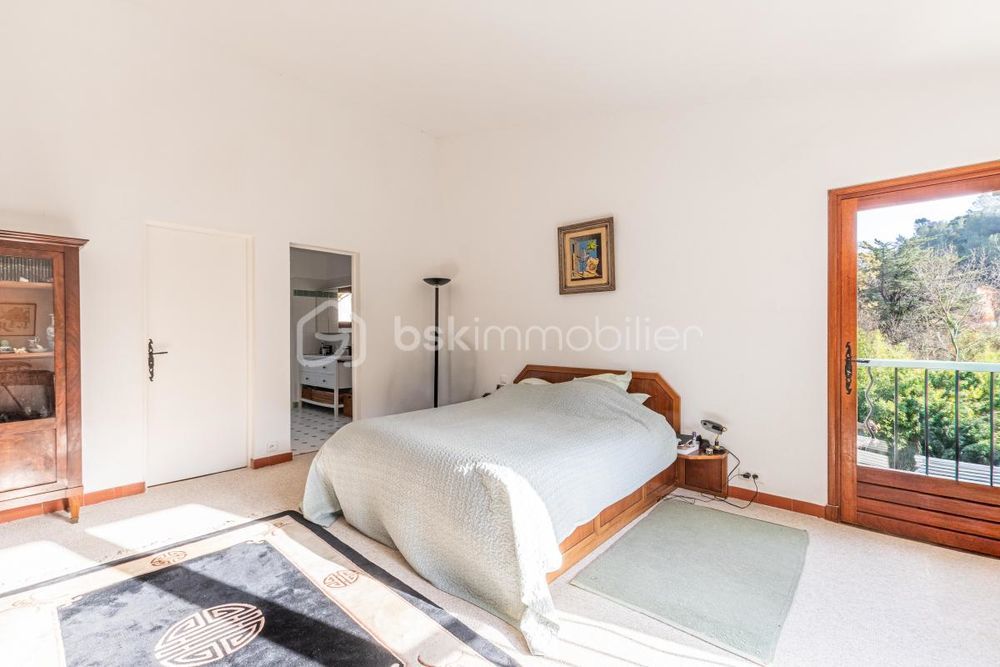 � vendre  Propri�t�/ch�teau M�ounes-l�s-Montrieux (83136)