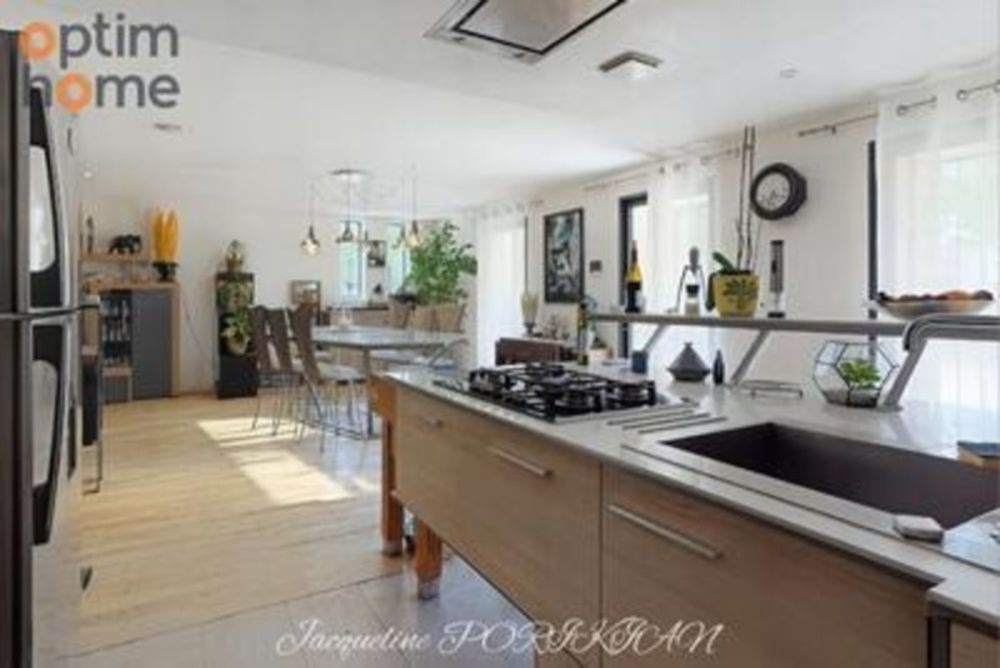 � vendre  Maison Cucuron (84160)