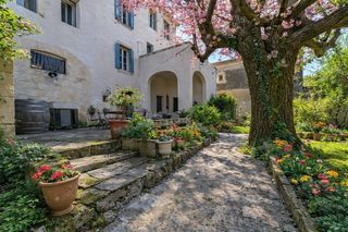  Maison � vendre 15 + pi�ces 465 m�