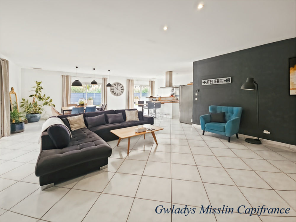 � vendre  Propri�t�/ch�teau Eysines (33320)