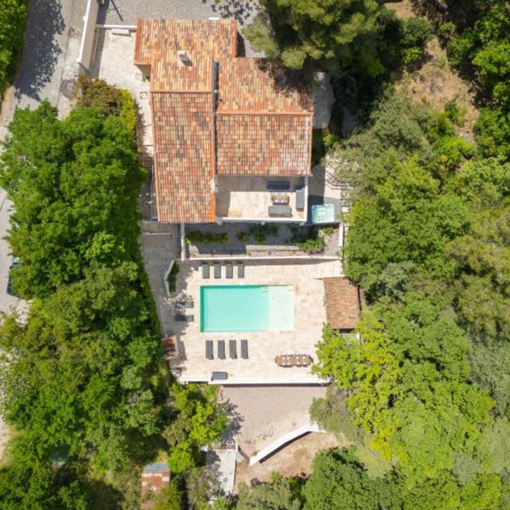 � vendre  Villa Mimet (13105)