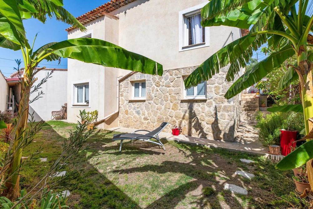 � vendre  Maison Antibes (06600)