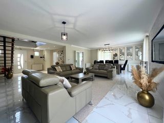  Maison � vendre 8 pi�ces 220 m�