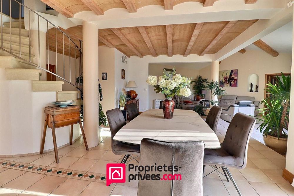 � vendre  Villa Uz�s (30700)