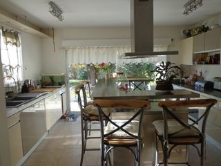  Maison � vendre 8 pi�ces 204 m�