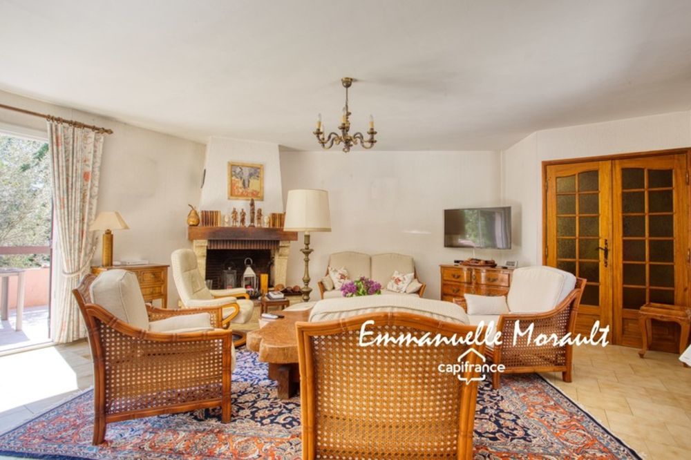 � vendre  Villa Bagnols-en-For�t (83600)