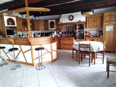   Belle maison en pierre r�nov�e Maison - 7 pi�ce(s) - 210 m�