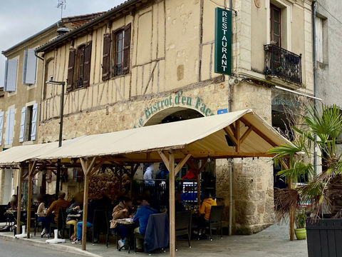 Dpt Gers (32), &agrave; vendre VIC FEZENSAC, fonds de commerce BAR-RESTAURANT - Possibilit&eacute; de vente &agrave; terme 169000 32190 Vic fezensac