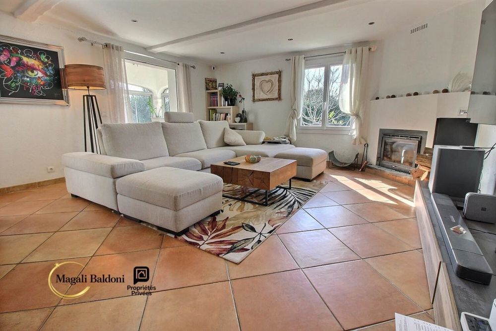 � vendre  Villa Roquebrune-sur-Argens (83520)