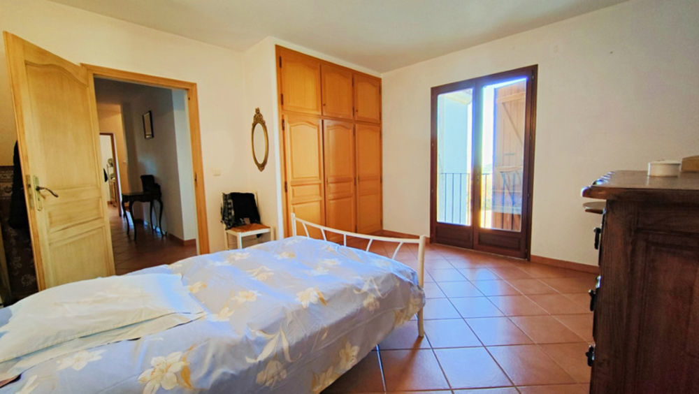 � vendre  Propri�t�/ch�teau Cateri (20225)