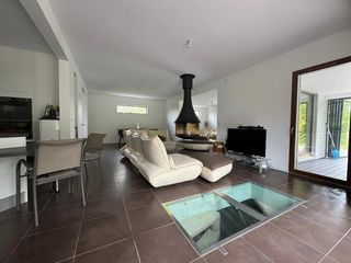  Maison � vendre 7 pi�ces 210 m�