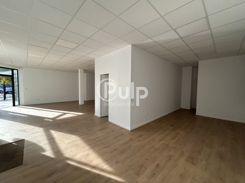 Disponible de suite - Local commercial spacieux en basse ville de Boulogne 1300 62200 Boulogne sur mer