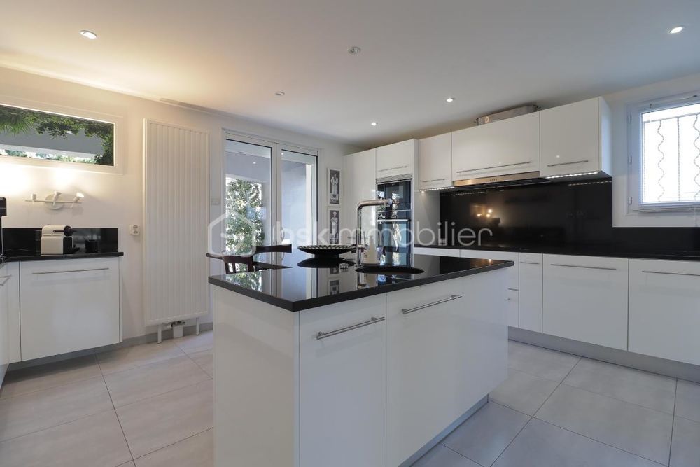 � vendre  Villa Saint-Laurent-d'Aigouze (30220)