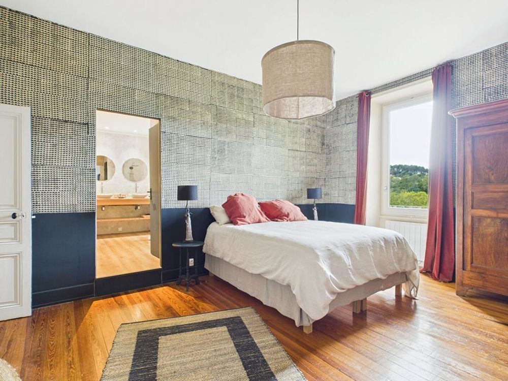 � vendre  Propri�t�/ch�teau Chassiers (07110)