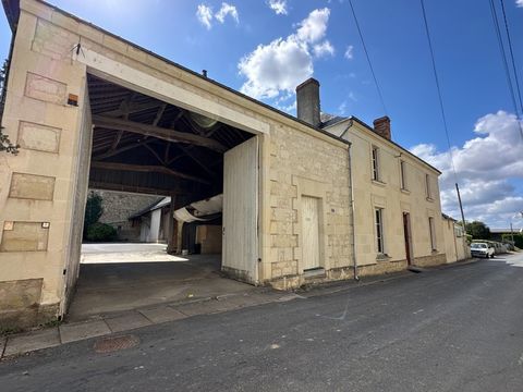   LE PUY NOTRE DAME, Maison tuffeau de 162m� avec cour, jardin clos et d�pendances Maison - 8 pi�ce(s) - 162 m�