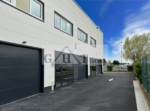ENTREPOT 274 M&sup2; A VENDRE A FONTENAY TRESIGNY 324000 77610 Fontenay tresigny