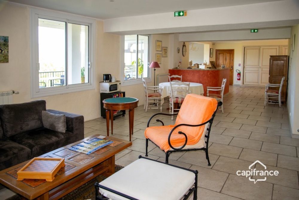 � vendre  Villa Bagnols-en-For�t (83600)