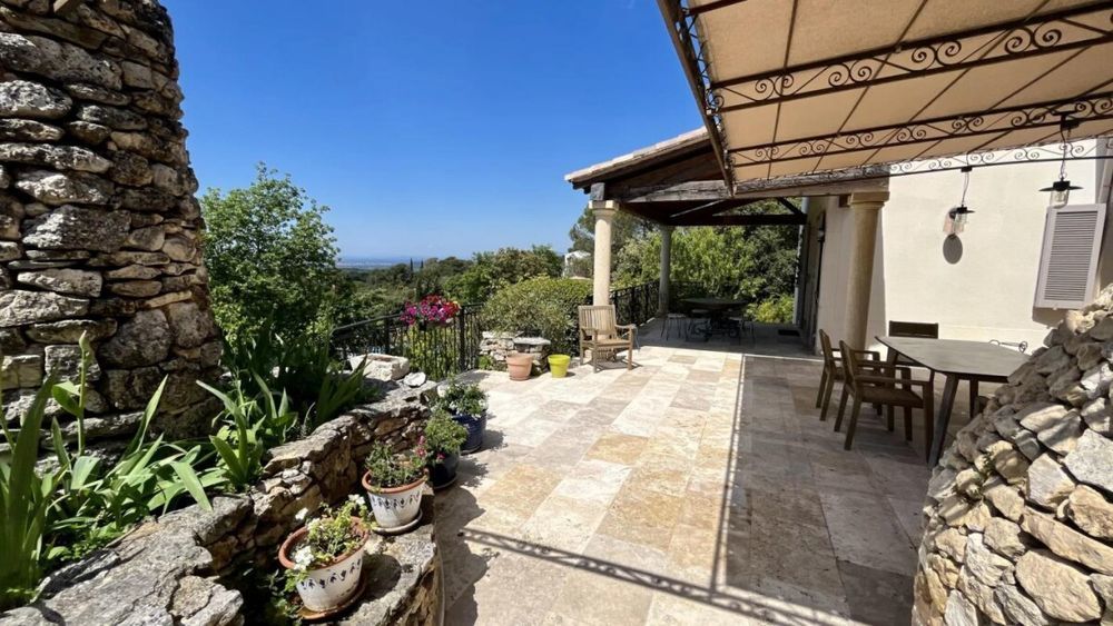 � vendre  Villa Venasque (84210)