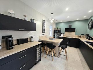  Propri�t�/ch�teau � vendre 5 pi�ces 140 m�