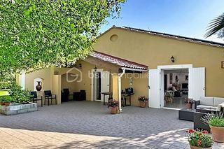  Villa � vendre 8 pi�ces 180 m�